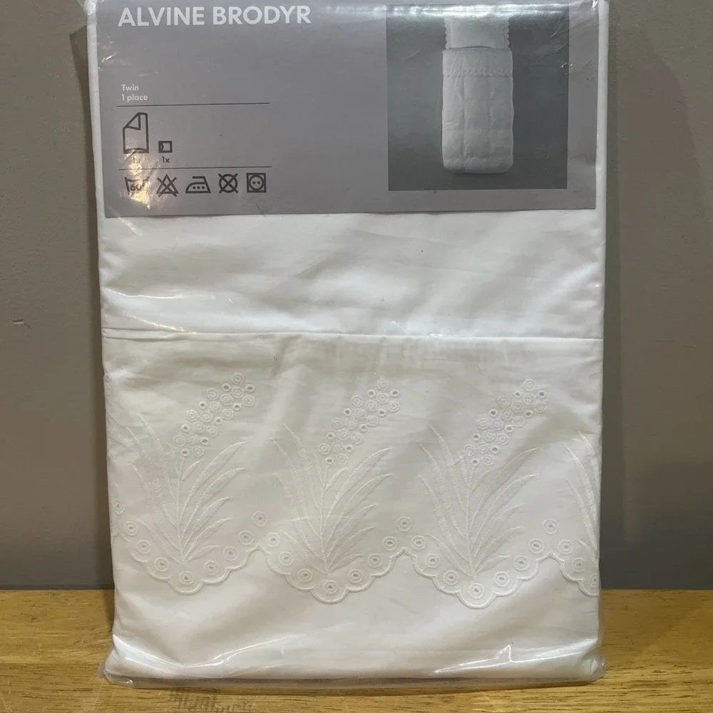 IKEA Alvine Brodyr‎ Twin DUVET COVER Set Scallop Edge WHITE Embroidered